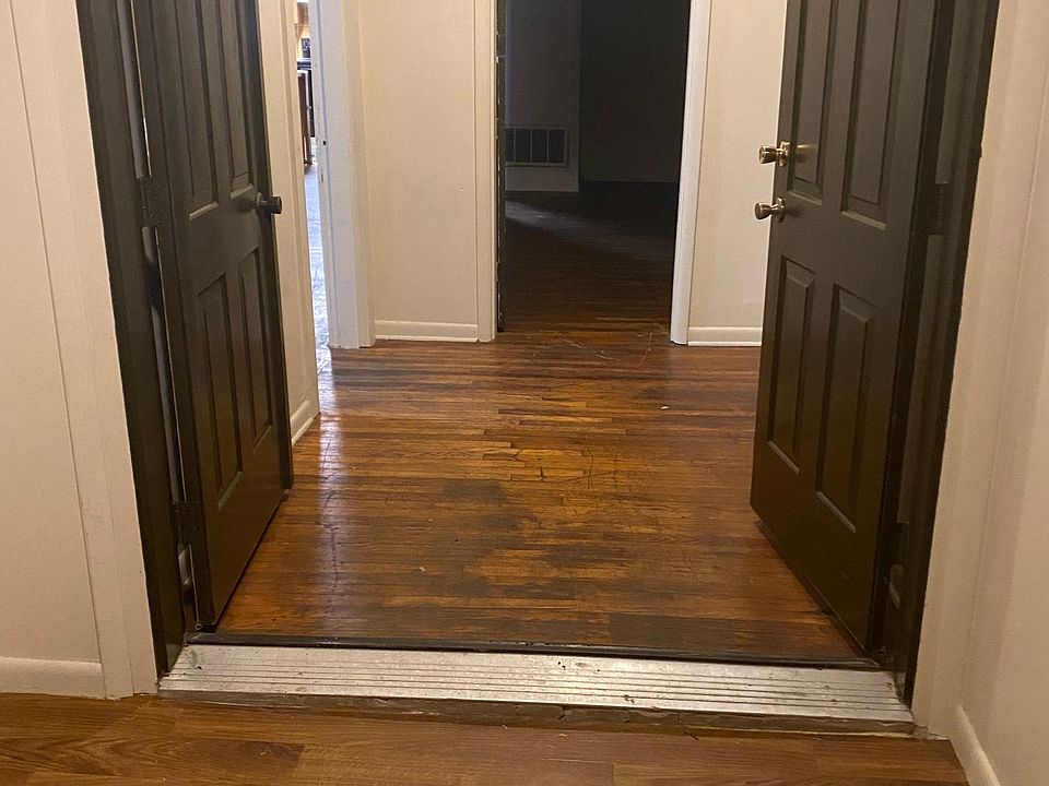 1st image of 908 S Oak St