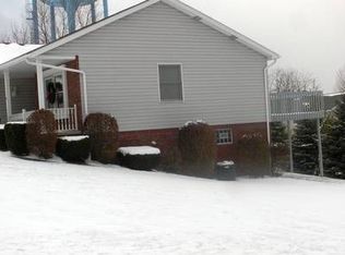 336 Shannon Cir, New Brighton, PA