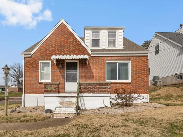 1301 E 5th St, Washington, MO 63090