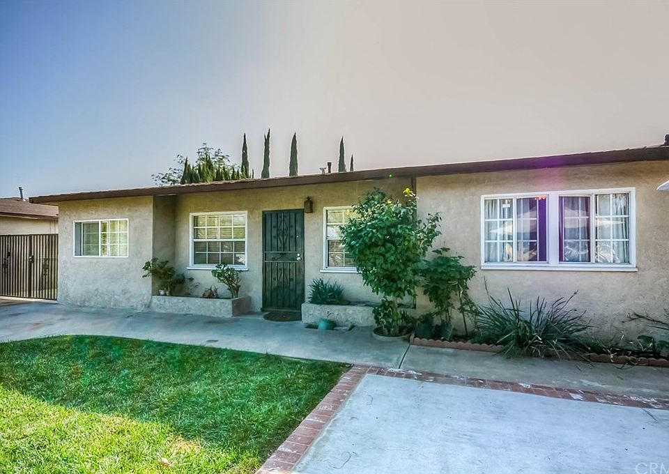1st image of 1552 Arroyo Ave