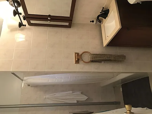 Rented by Compass | media 21