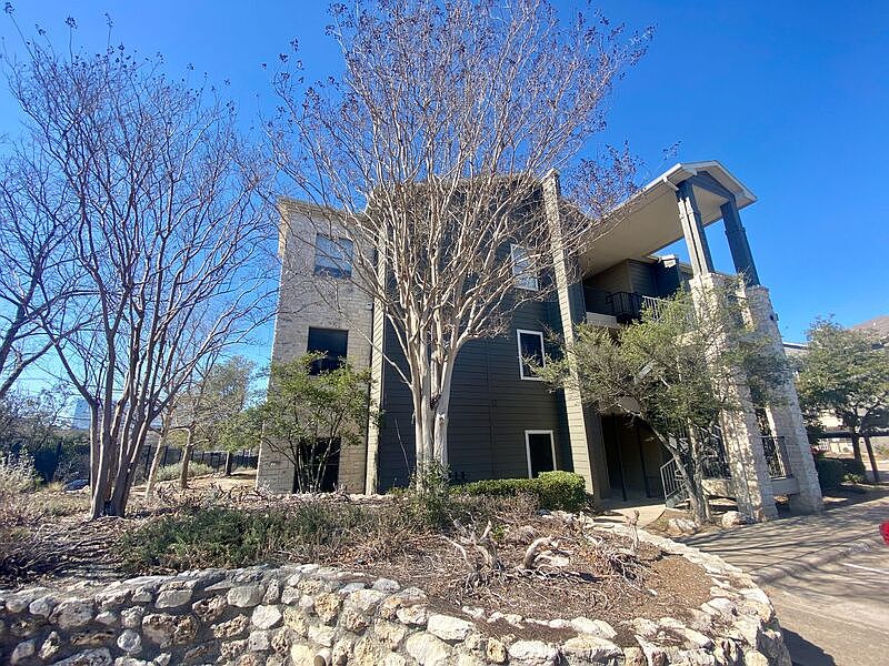 1st image of 2320 Gracy Farms Ln APT 422