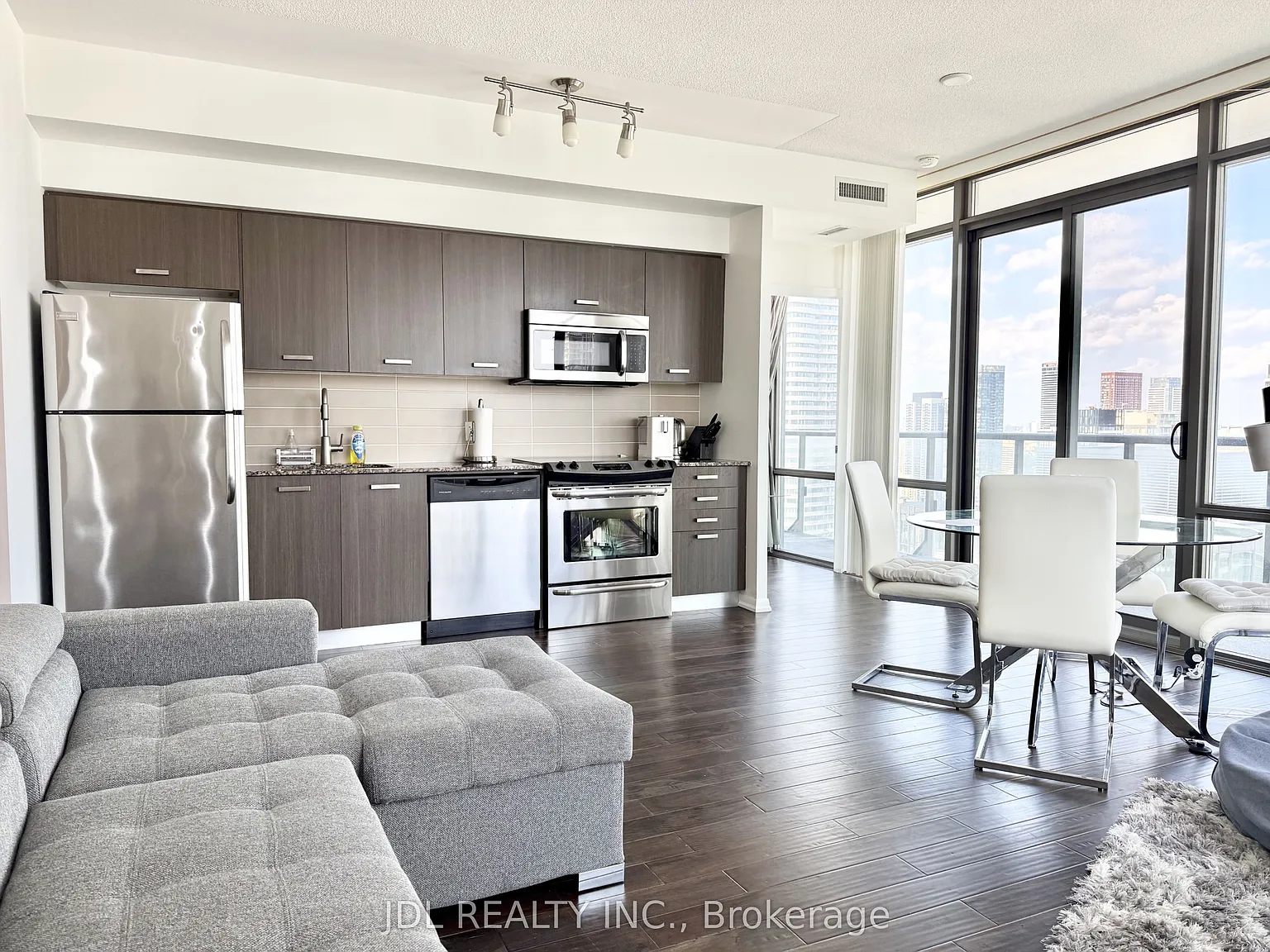 2 bed, $3,800 — Photo 3