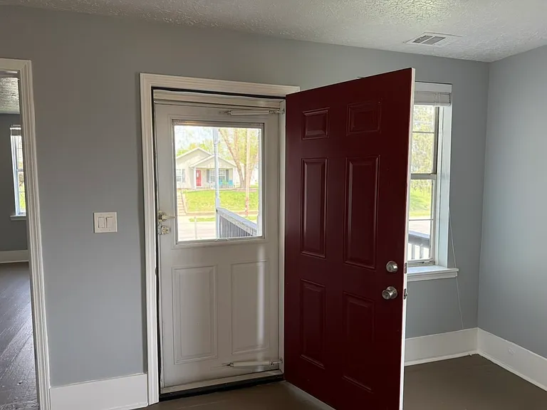1740 E Market St — Photo 14