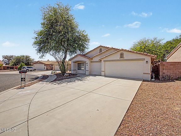 3rd image of 2533 W Southern Star Dr