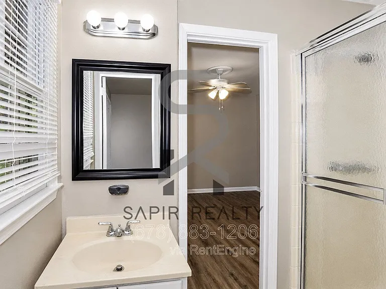 373 James St SW — Photo 18
