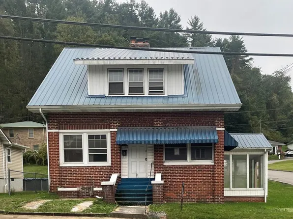302 Virginia Ave, Richlands, VA 24641
