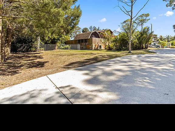 3rd image of 3443 Frontier Ave