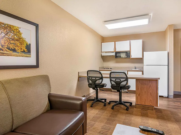 1 Bedroom Suite - 2 Full Beds