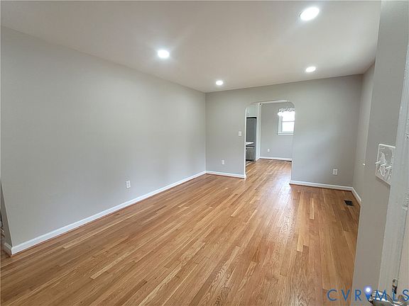 3rd image of 12912 Gravelbrook Rd