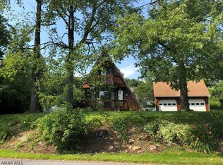 236 Shapiro Rd, Loretto, PA 15940