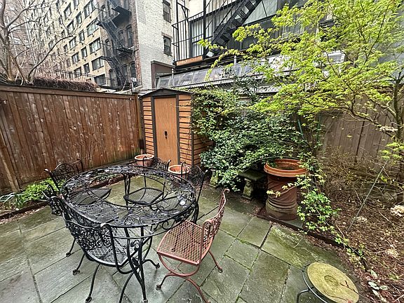 5th image of 20 West St #16