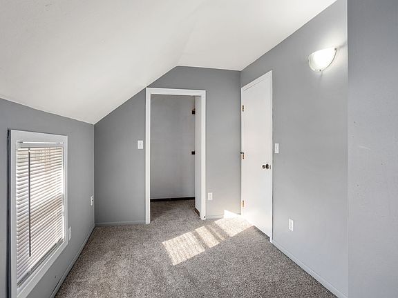 4th image of 108 De Pere St