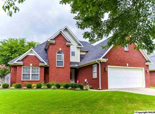 1943 Red Sunset Dr, Decatur, AL 35603