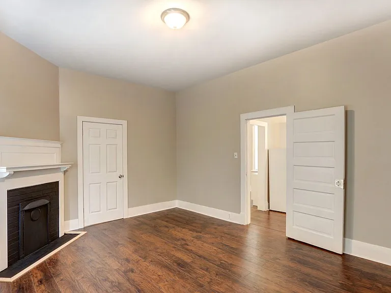 612 W Victory Dr — Photo 5