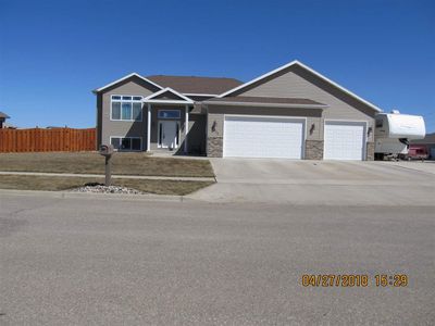 3411 Timber Trl SE, Minot, ND, 58701