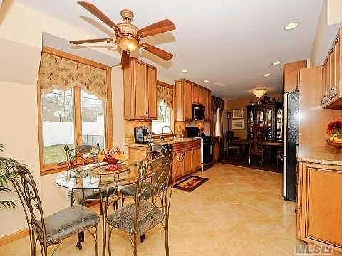 5th image of 17 Munson Ct