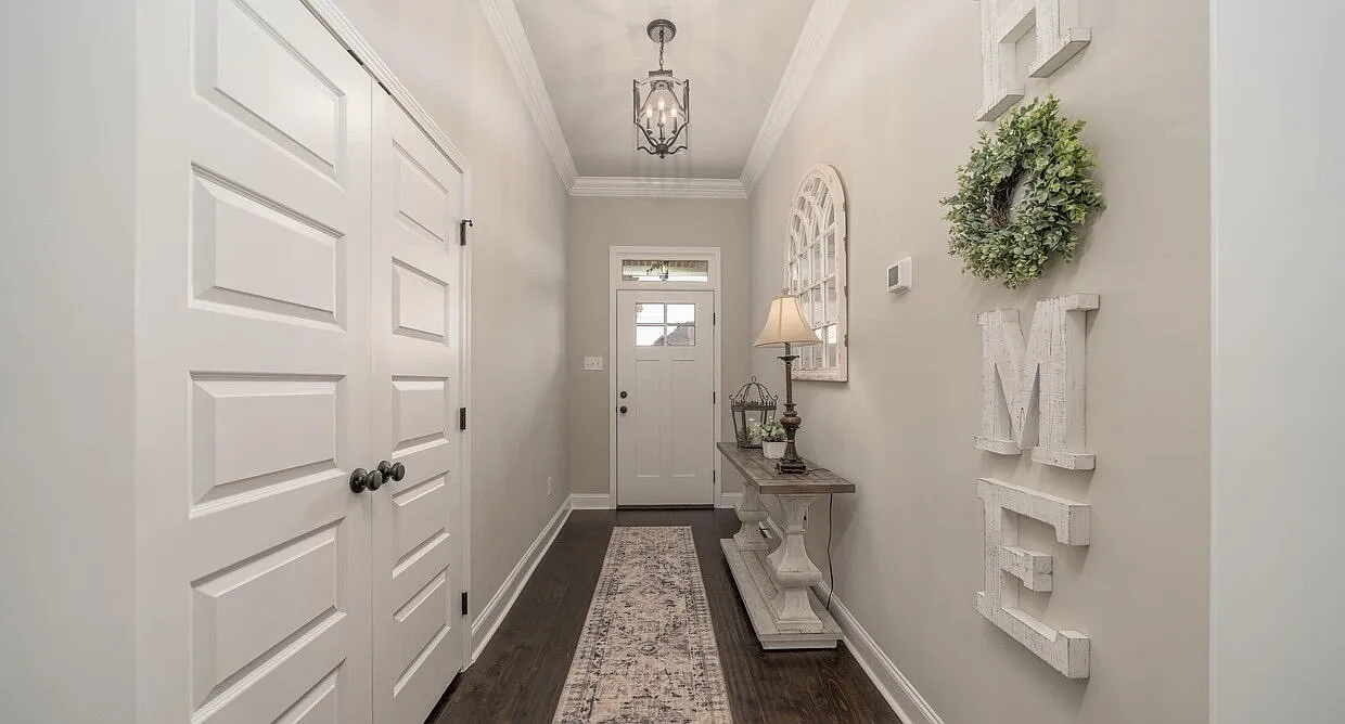 4 bed, 2.0 bath, 1999 sqft, $1,999 — Photo 3