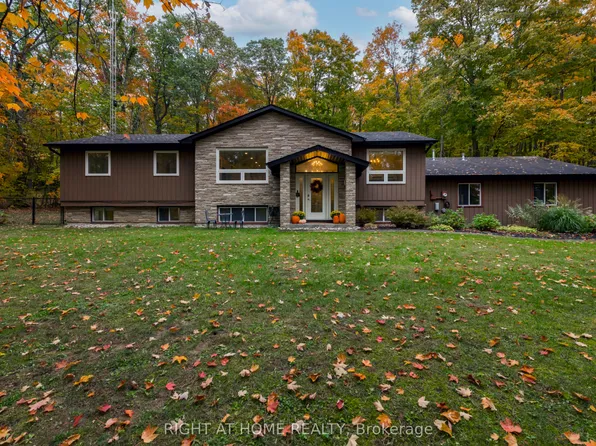 11 Woodland Cres, Oro Medonte, ON L4M 4Y8