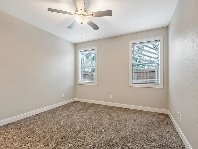 Omen Hill Villas- ASK ABOUT OUR SPRING MOVE- IN SPECIAL TODAY! — Photo 17