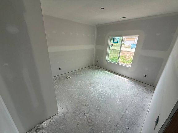 4th image of 8992 E Joshua St