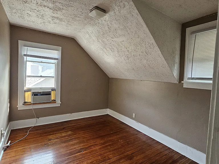 774 Garrison Ave — Photo 24