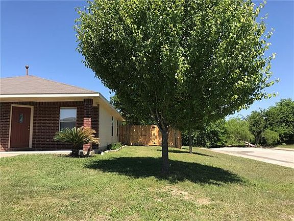 2nd image of 260 Onyx Lake Dr
