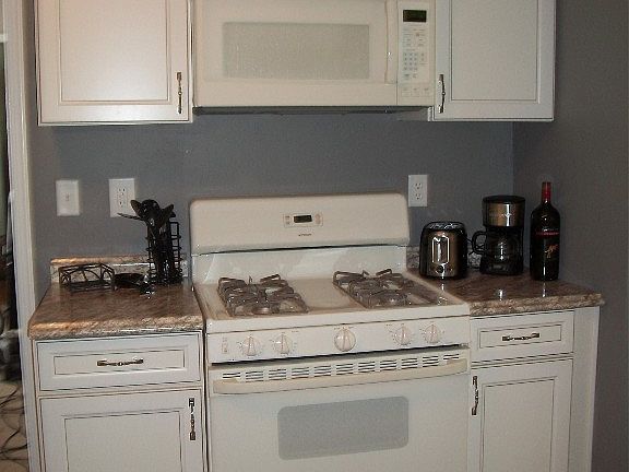 5th image of 51 Allen St
