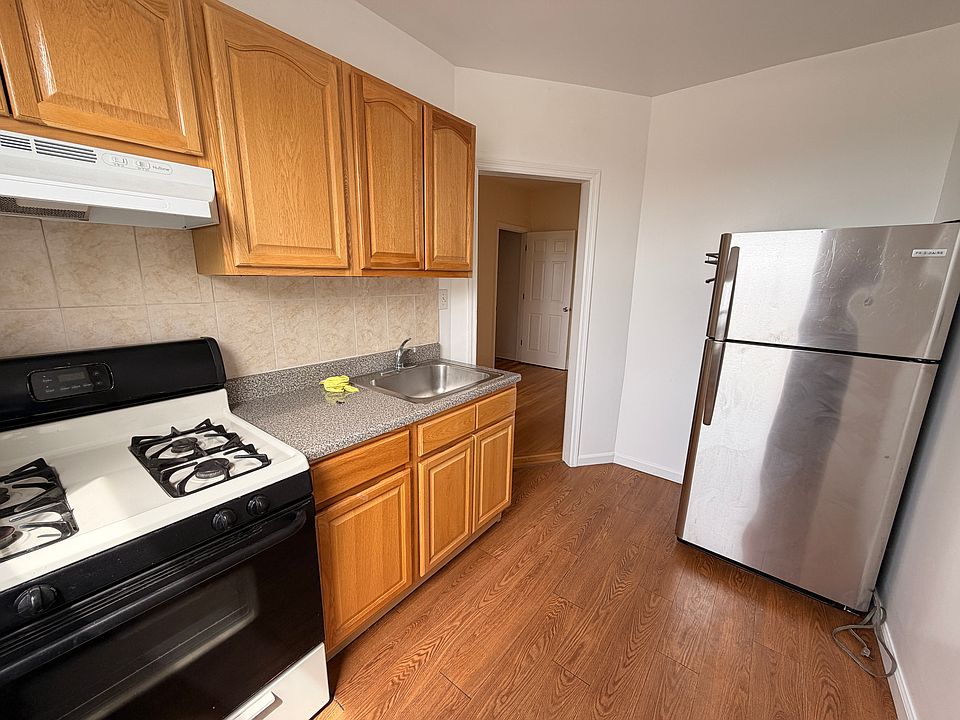 1st image of 1959 Hobart Ave APT 5