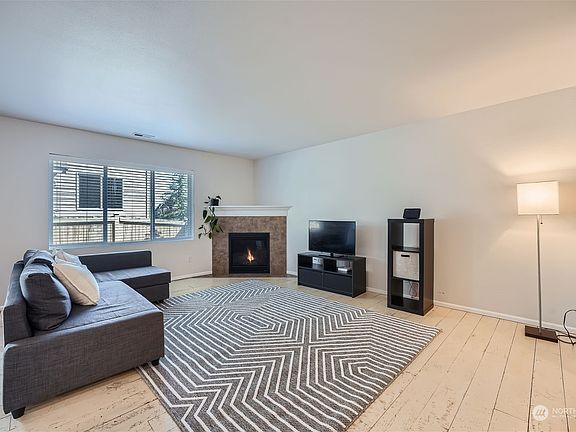 4th image of 1205 92nd Avenue NE