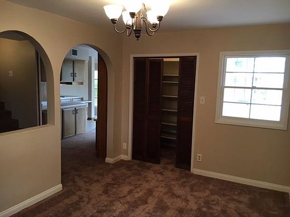 5th image of 1057 E Oakey Blvd