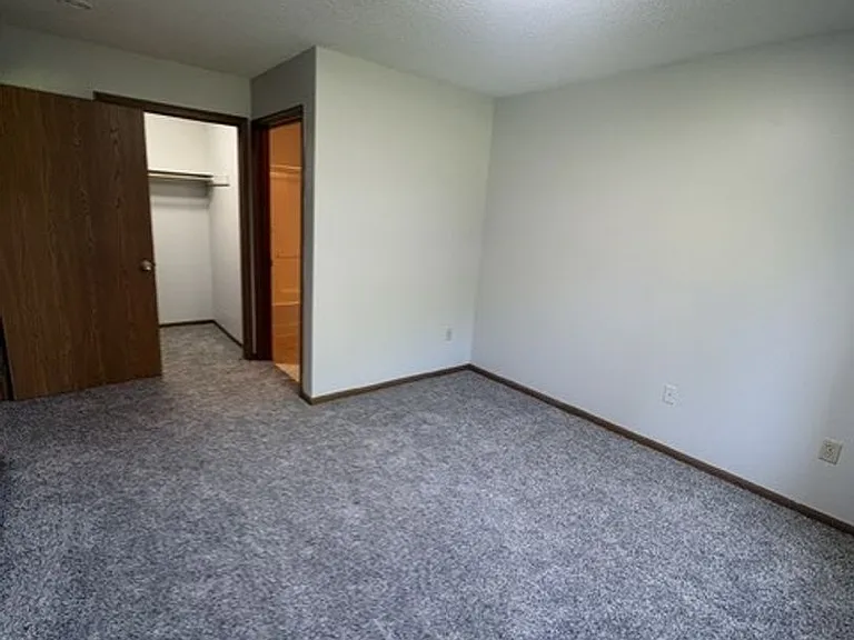 36 Plex - Village Green Apartments — Photo 7