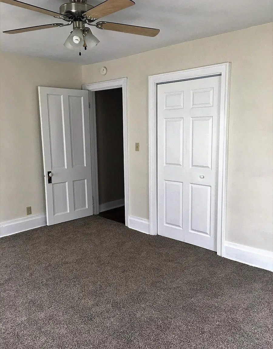 330 College Avenue — Photo 3