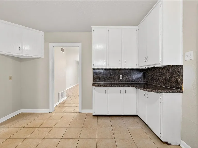 929 Ashland Dr — Photo 13