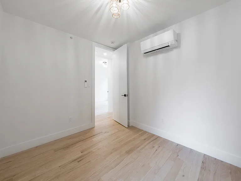 376 Montgomery St #1A — Photo 5