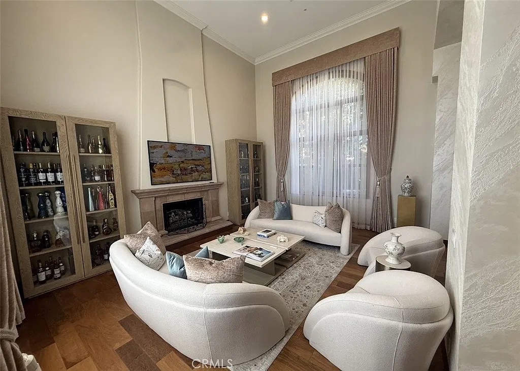 5 bed, 4140 sqft, $20,000 — Photo 4