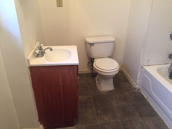 3rd image of 78 Huntington St #2