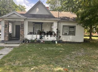 1105 6th St, Charleston, IL 61920