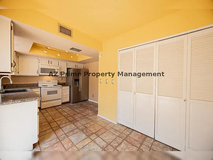 1650 N Ventura Ln — Photo 11