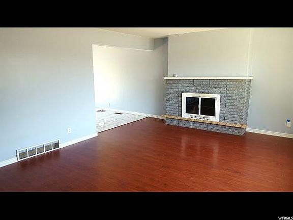 3rd image of 538 N Monterey Dr