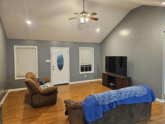 3rd image of 313 Pardo Dr