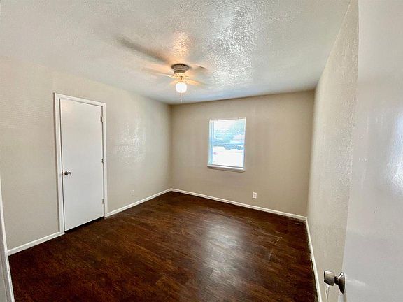 5th image of 4613 Belton Ave