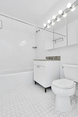 Rented by Cooper & Cooper Real Estate | media 6