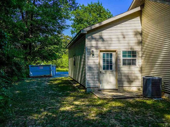 5th image of 1008 Bundy Dr