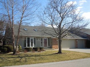 3044 Fairway Oaks Dr, Dekalb, IL 60115