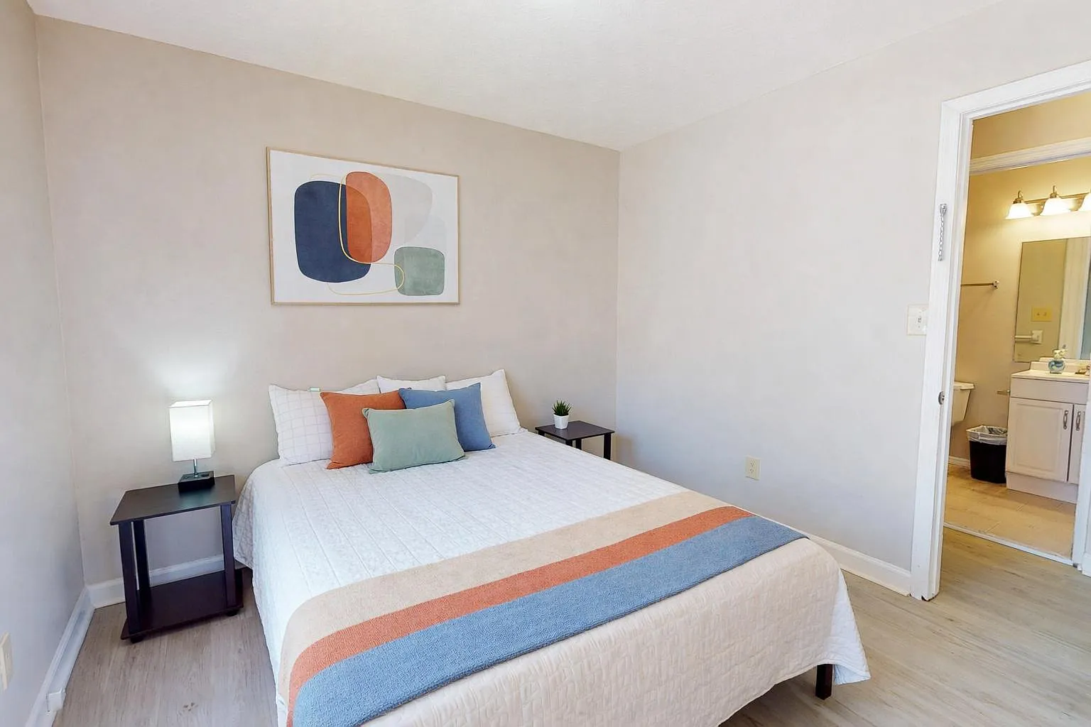 4 bed, 3.0 bath, 1792 sqft, $693 — Photo 1
