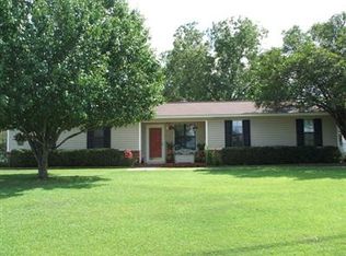 101 Petunia Dr, Taylor, AL 36301