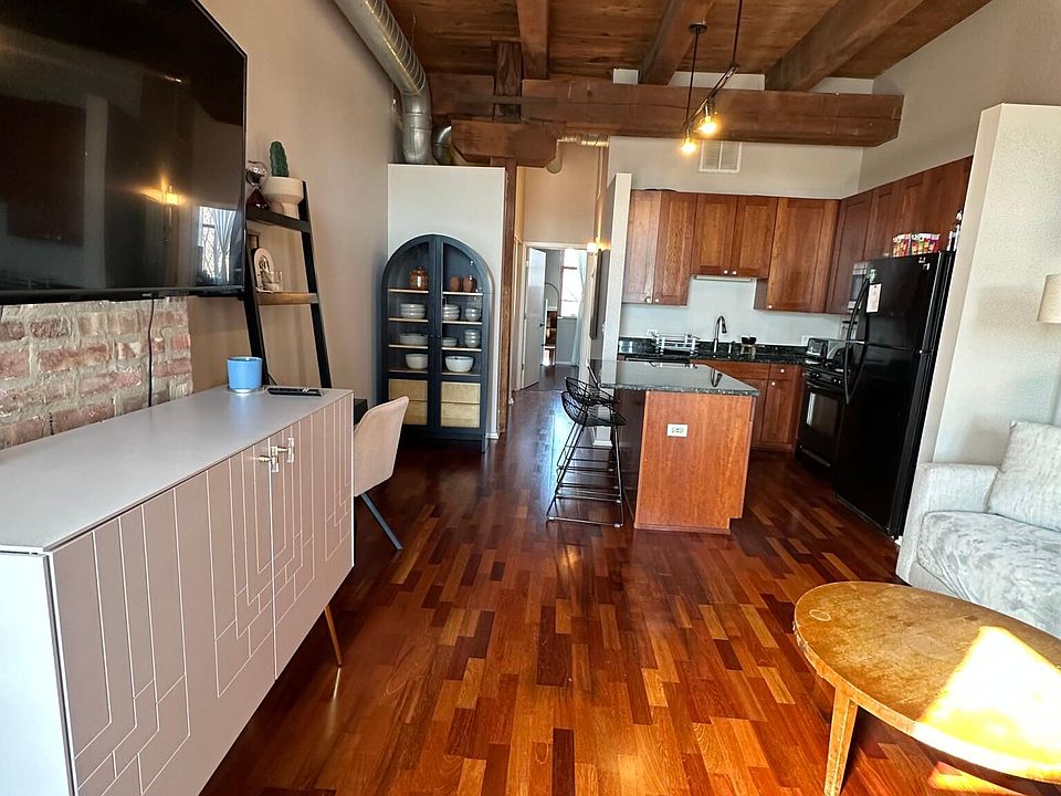 1st image of 1062 W 16th St #304