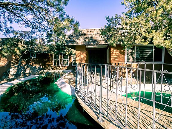 4th image of 9017 Camino Del Sol NE