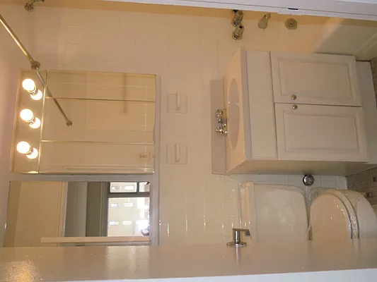 Rented by Metropolitan Equities | media 16